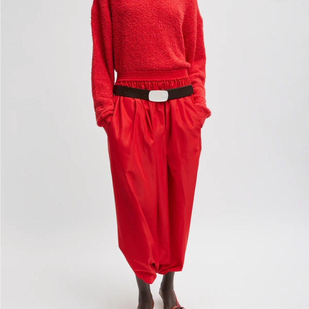 TIBI NWT Italian Sporty Nylon Pleated Jalouise Skirt , lava color, size. Small